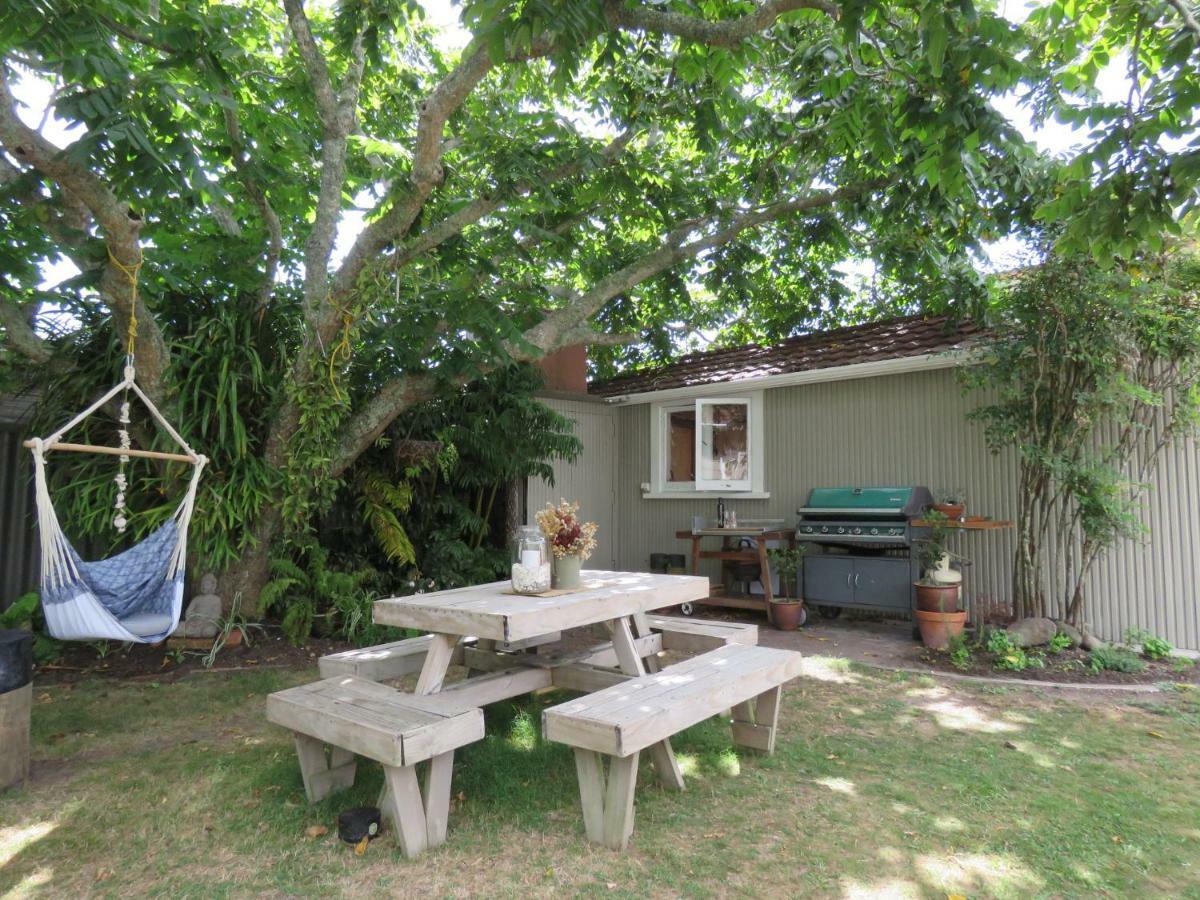 Hotel Pohutukawa Bach à Whangarei Extérieur photo
