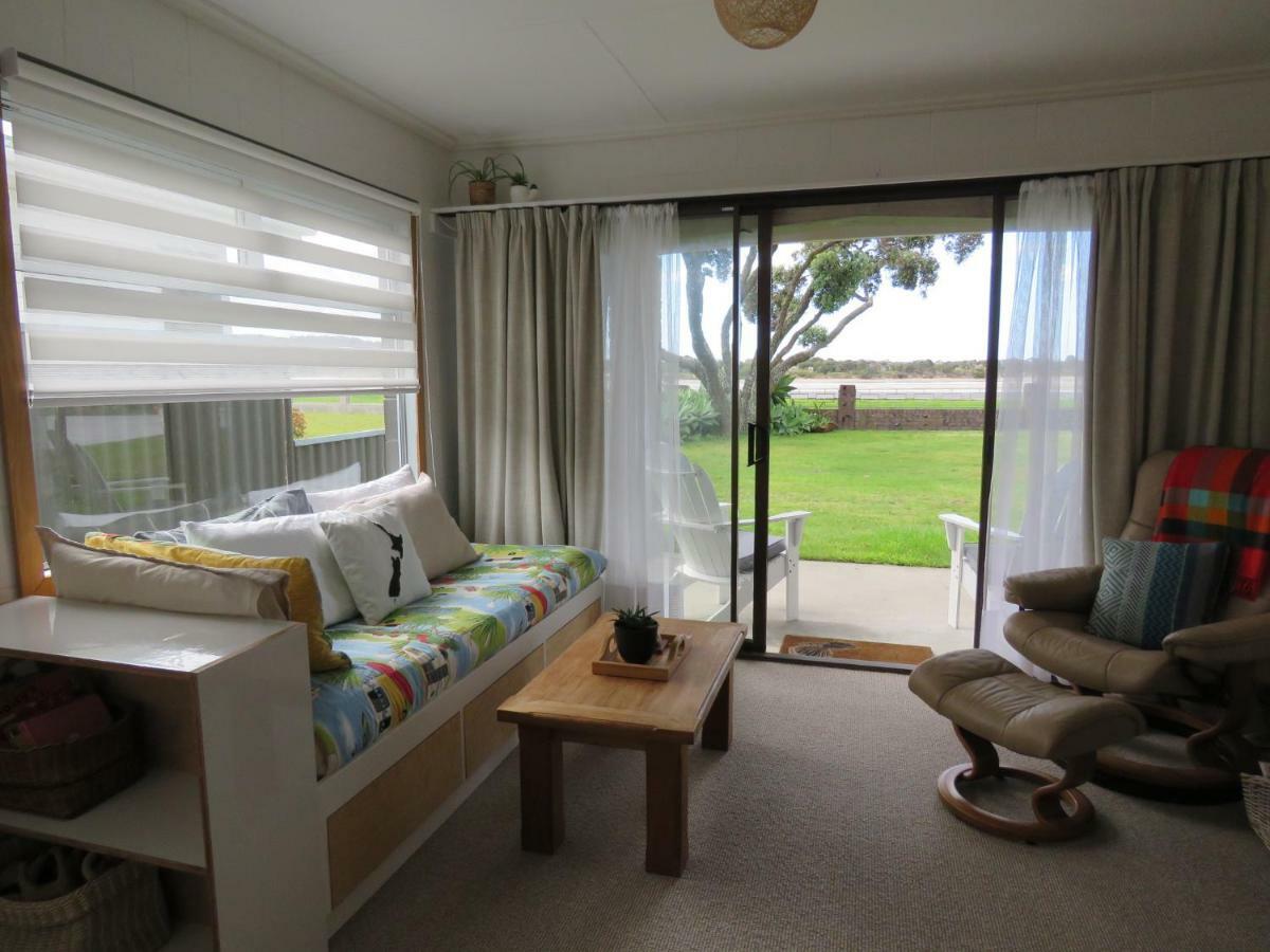 Hotel Pohutukawa Bach à Whangarei Extérieur photo
