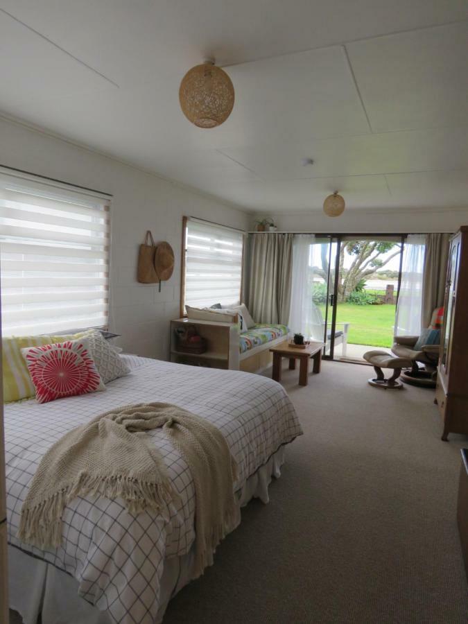 Hotel Pohutukawa Bach à Whangarei Extérieur photo