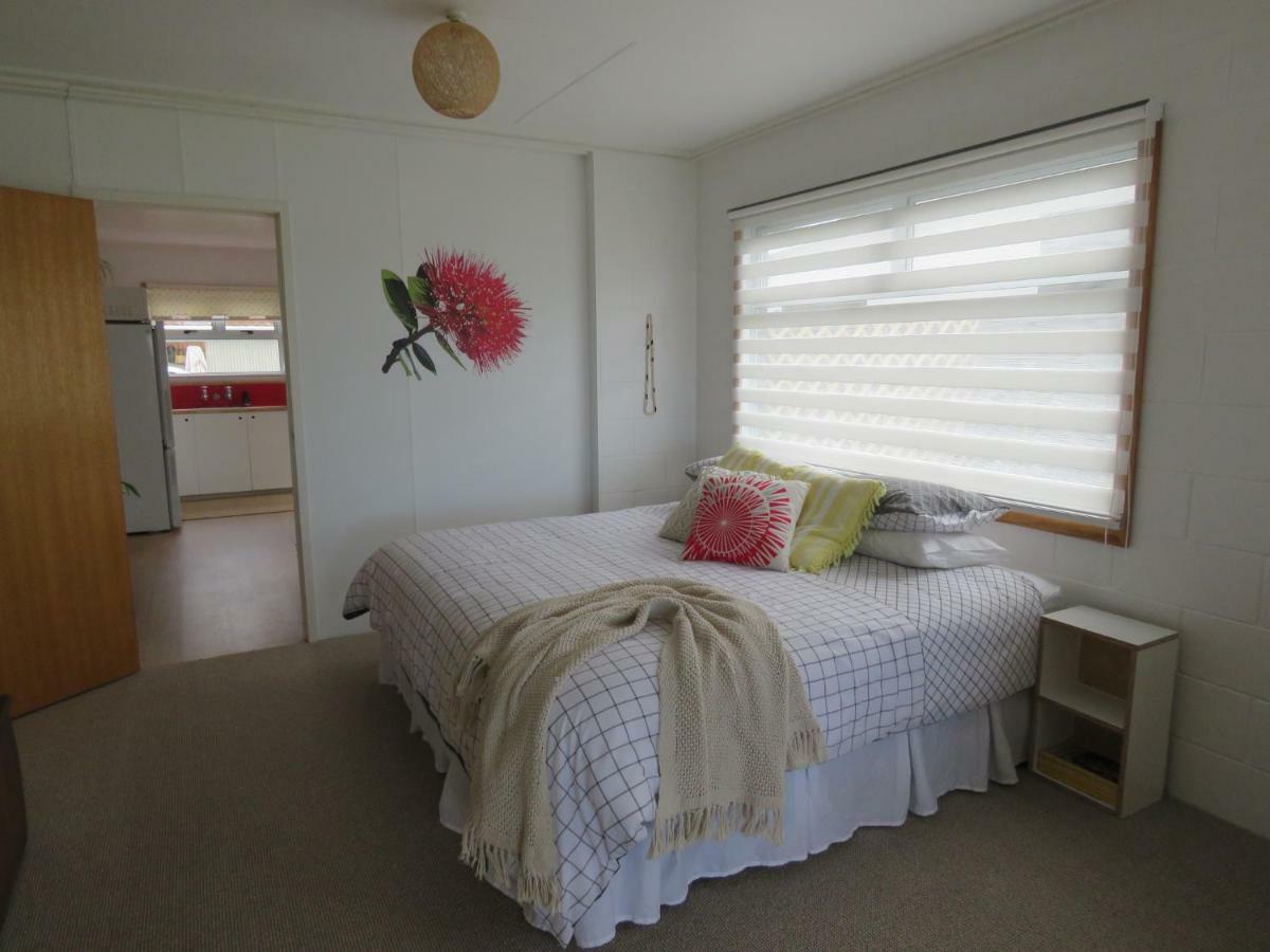 Hotel Pohutukawa Bach à Whangarei Extérieur photo